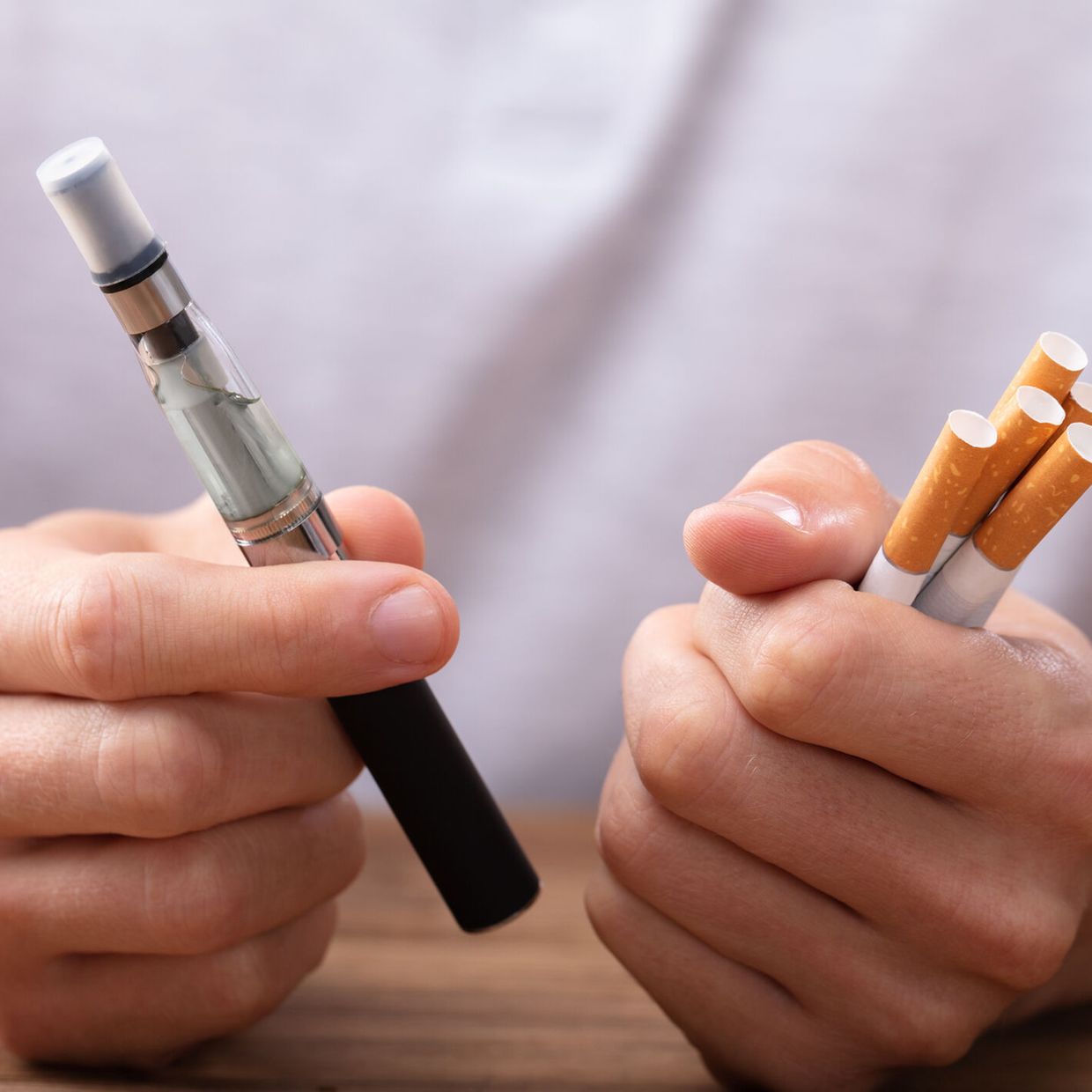 was ist schädlicher iqos oder vape Tabakerhitzer Geruch vs. E-Zigarette Geruch: Vergleich main image 1