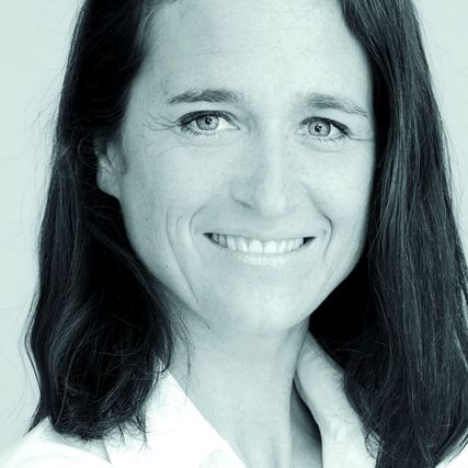 Dr. Elisabeth Weichselberger-Chłap, MA, MBA Dr. Elisabeth Weichselberger-Chłap, MA, MBA
